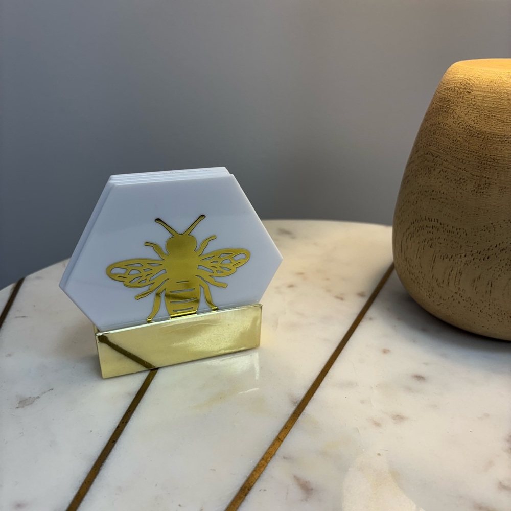 Horizon Dining 4 Hexagonal Coasters with Gold Bee Design and Holder - Picture 2 of 6
